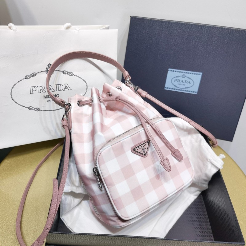 Prada 水桶包