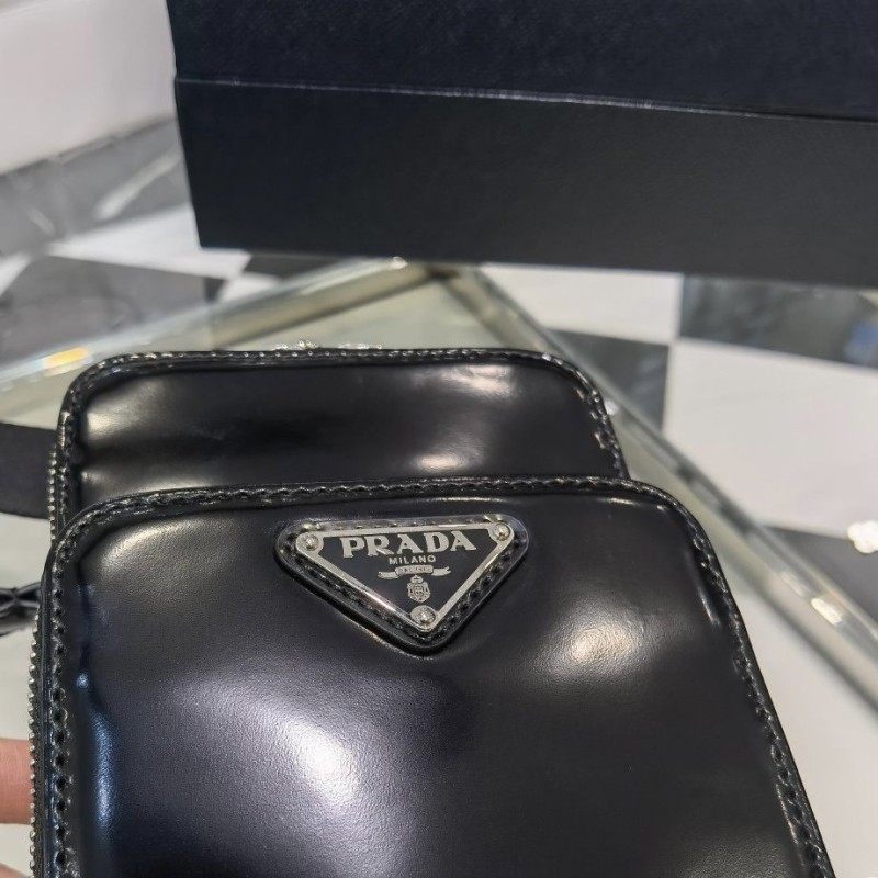 Prada 手机包