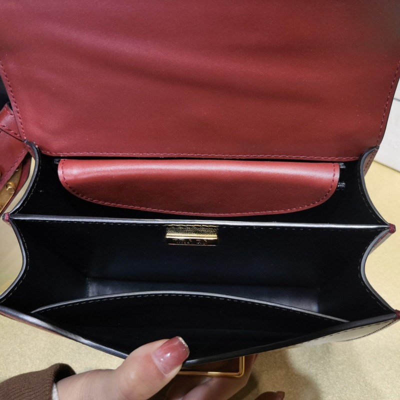 Prada Cahier 盒子包