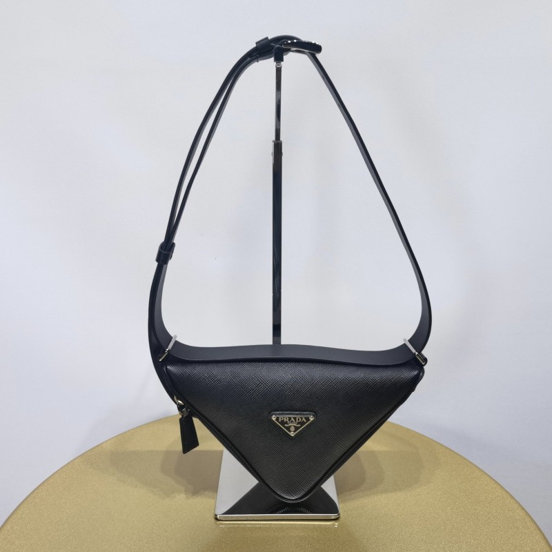 Prada 三角腰包 / 单肩包