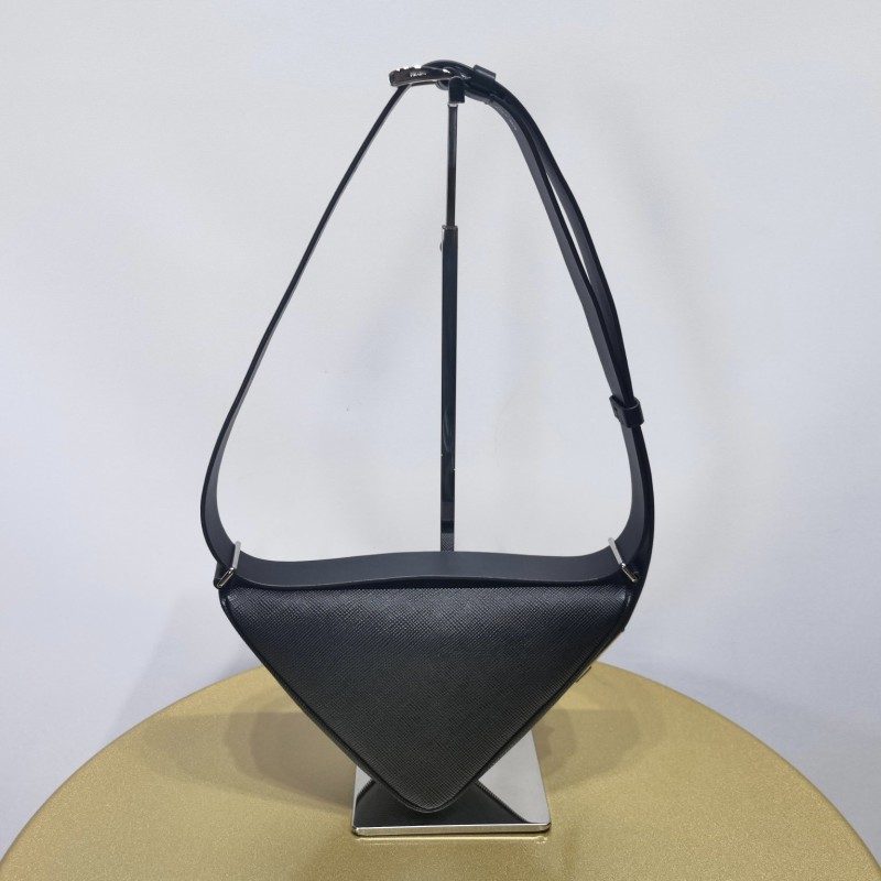 Prada 三角腰包 / 单肩包