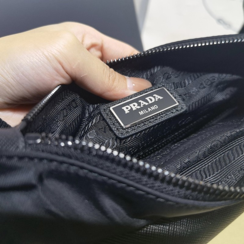 Prada 斜挎包 / 腰包 / 胸包