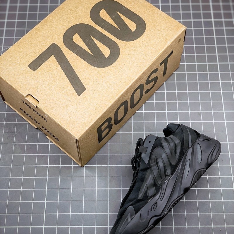 Adidas Yeezy 700