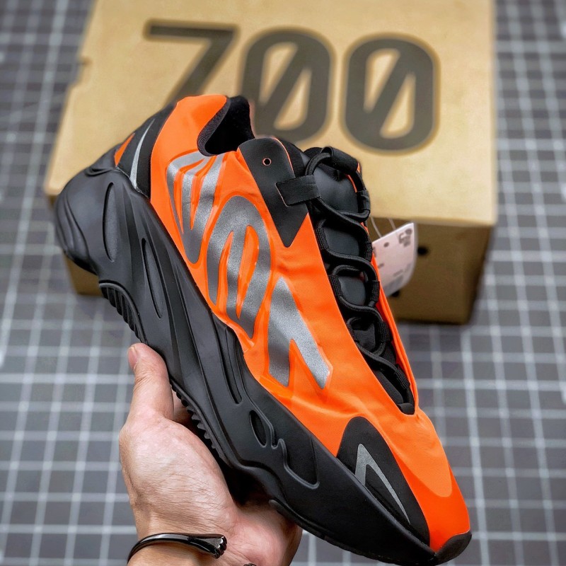 Adidas Yeezy 700