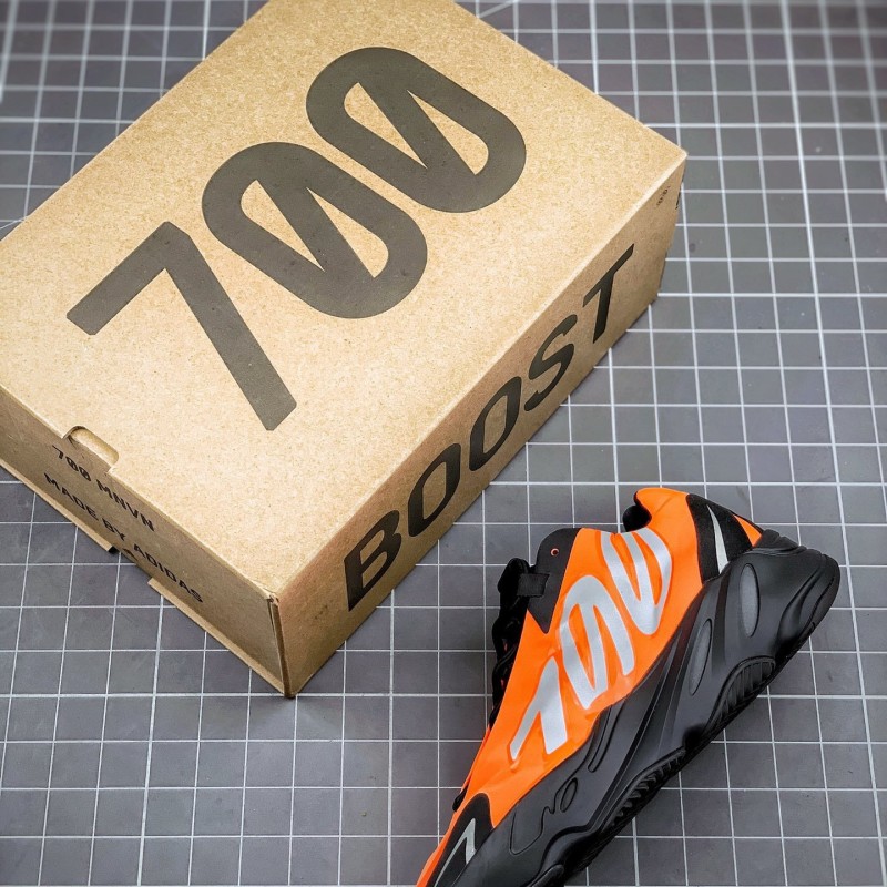 Adidas Yeezy 700