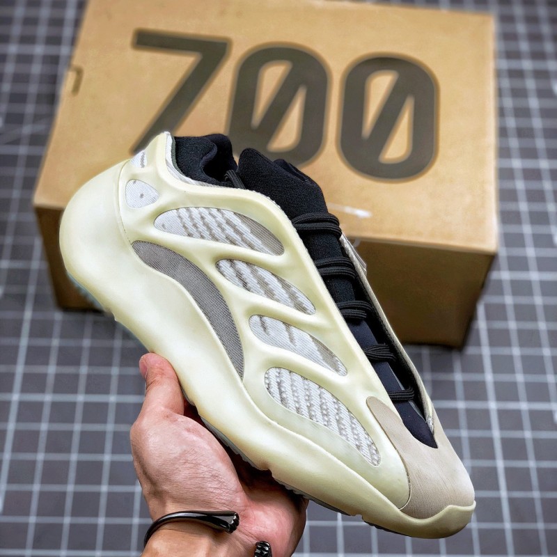 Adidas Yeezy 700