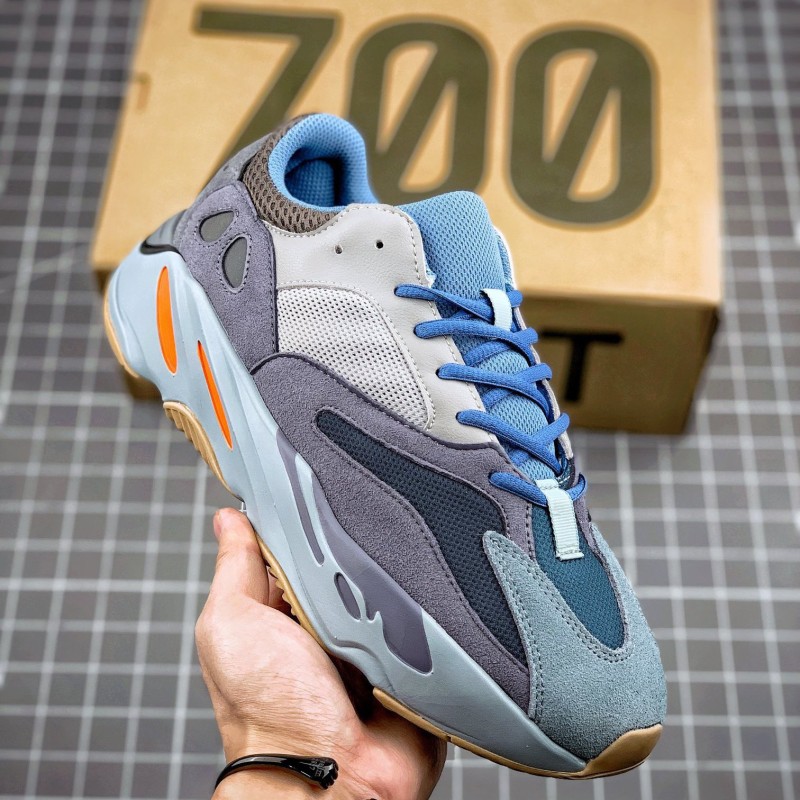 Adidas Yeezy 700