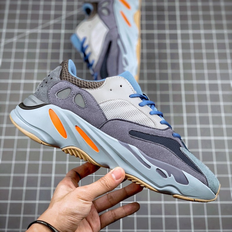 Adidas Yeezy 700