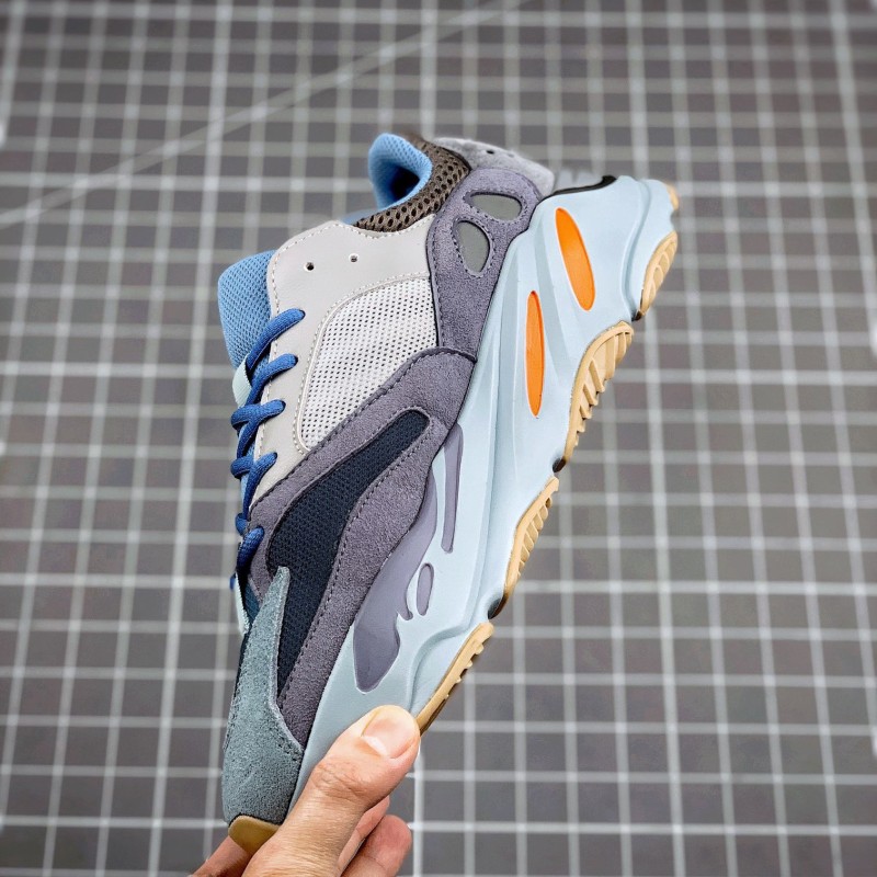 Adidas Yeezy 700