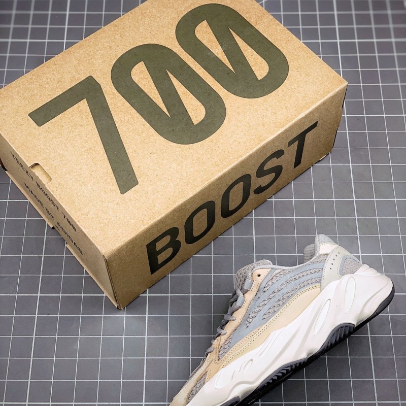 Adidas Yeezy 700