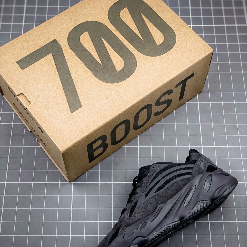 Adidas Yeezy 700