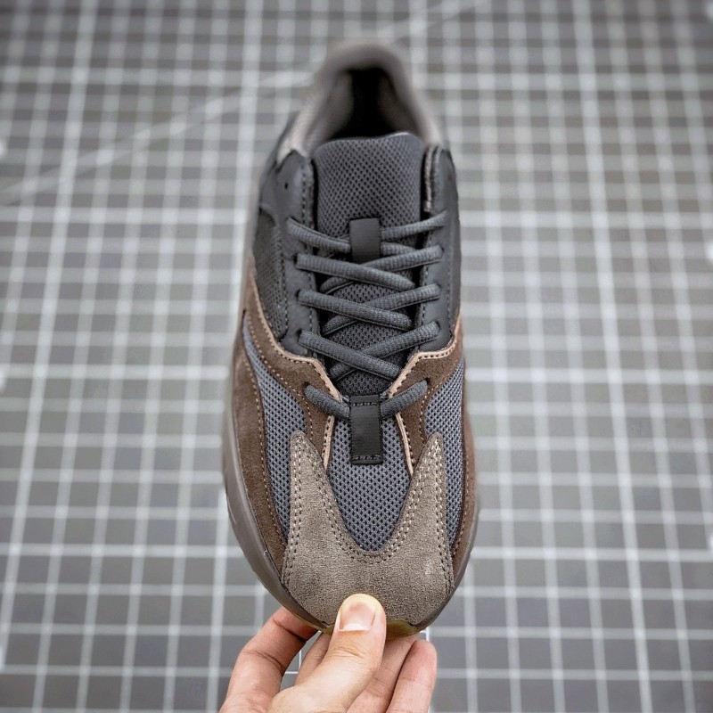 Adidas Yeezy 700