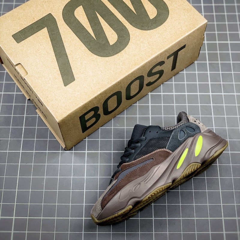 Adidas Yeezy 700