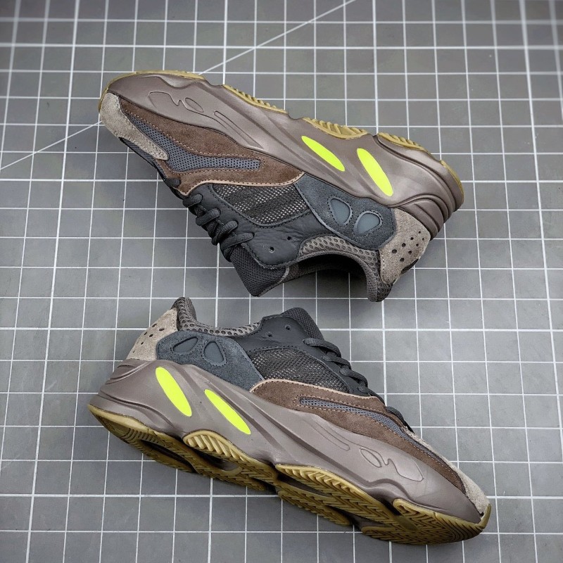 Adidas Yeezy 700