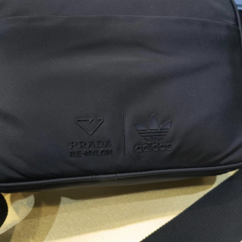 Prada X Adidas 斜挎包