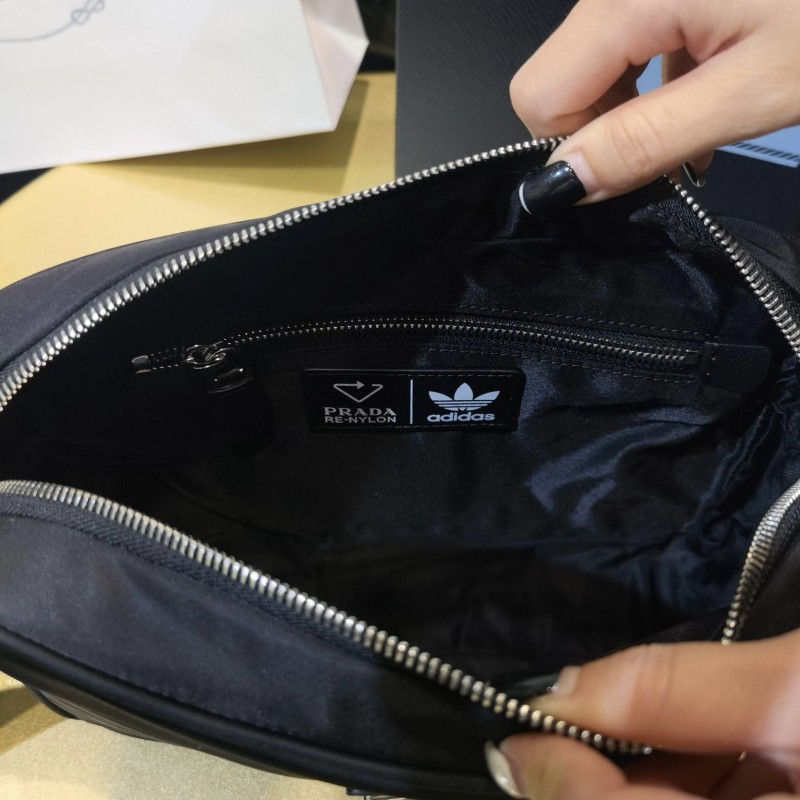 Prada X Adidas 斜挎包