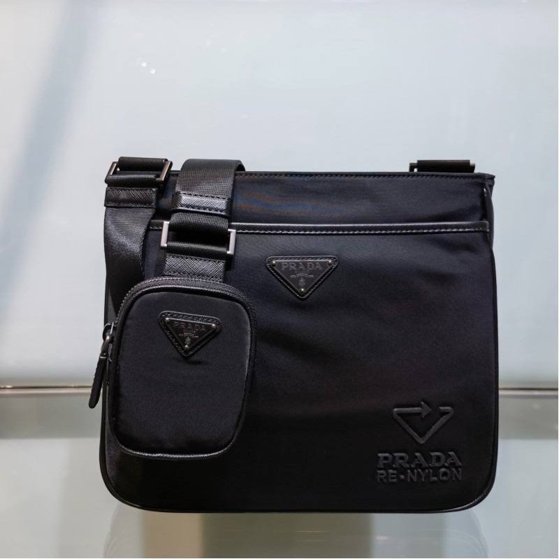 Prada 邮差包 / 斜挎包