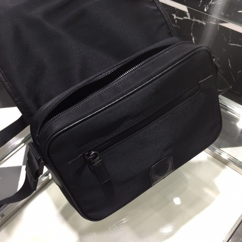 Prada 单肩包 / 邮差包