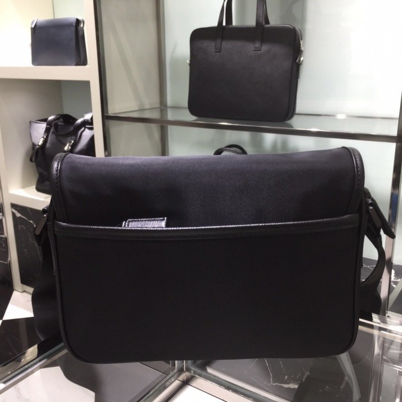 Prada 单肩包 / 邮差包