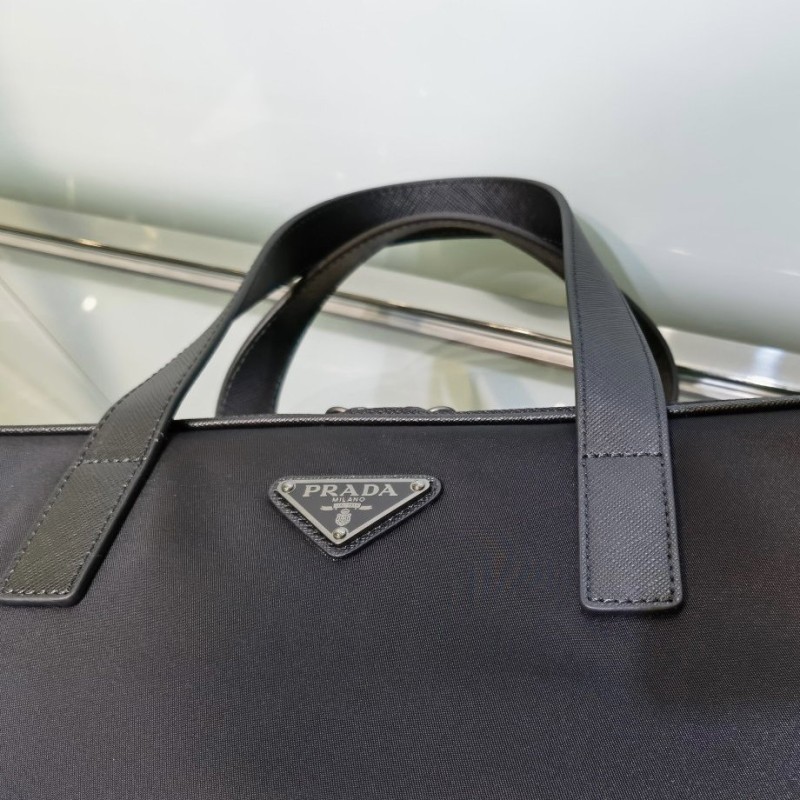 Prada 公文包