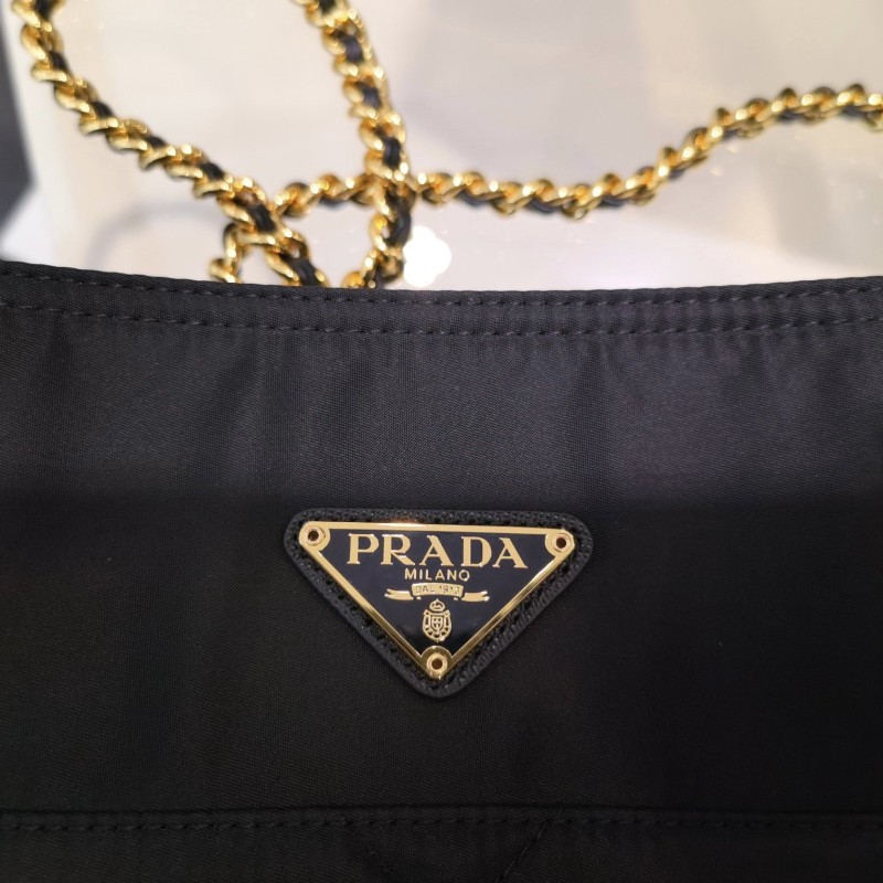 Prada 链条包