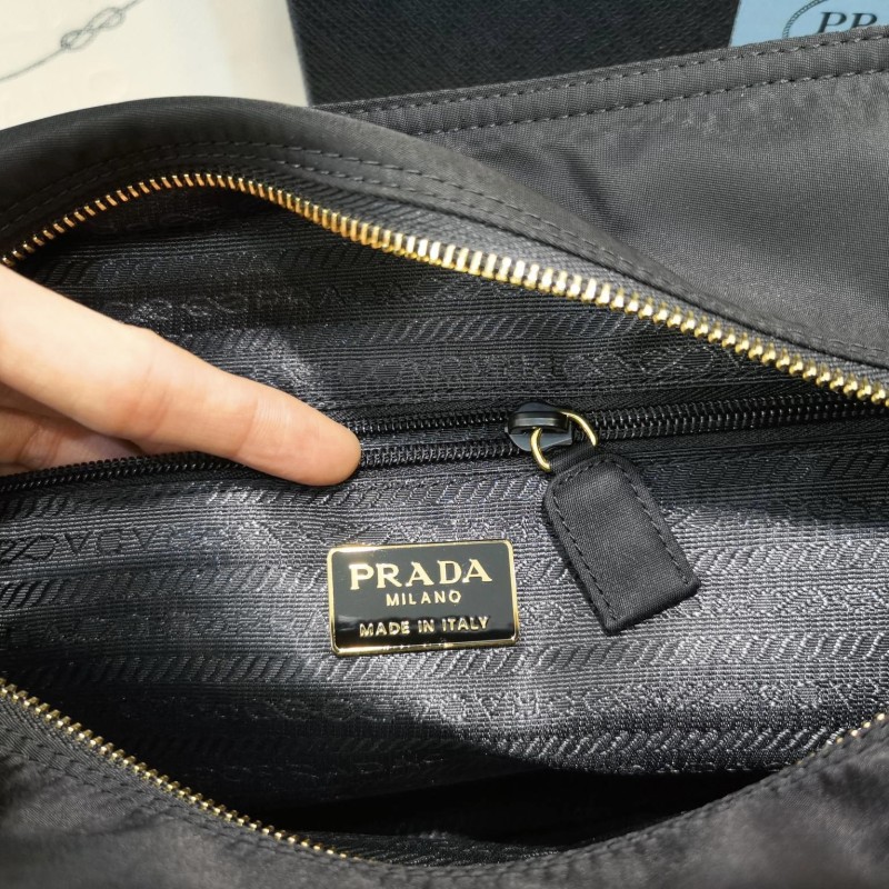 Prada 链条包