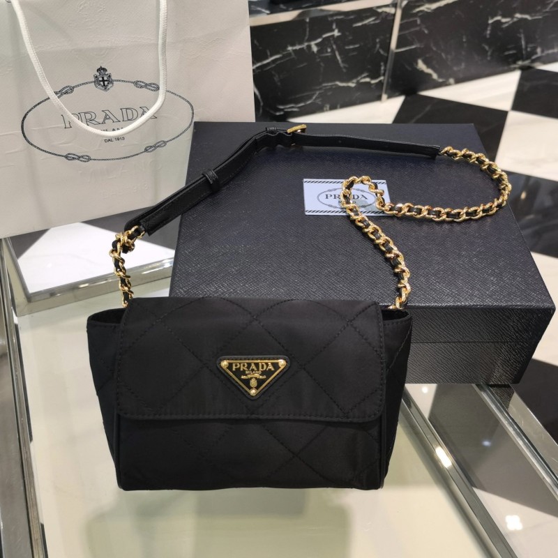 Prada 链条小挎包