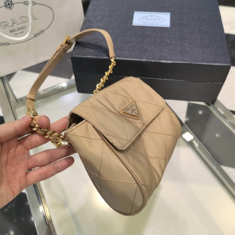 Prada 链条小挎包