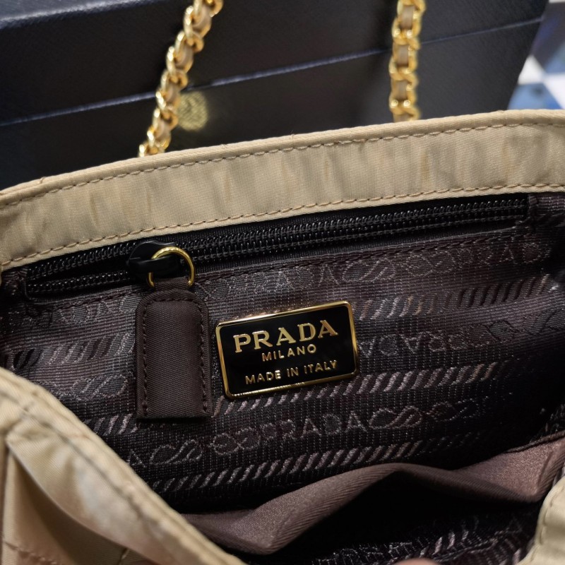 Prada 链条小挎包