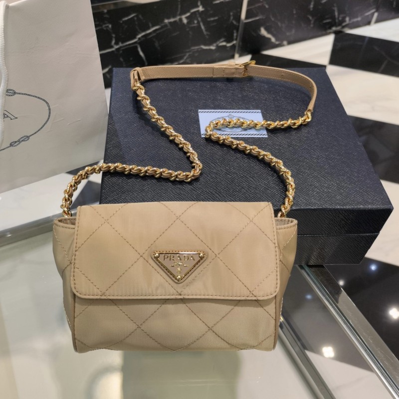 Prada 链条小挎包