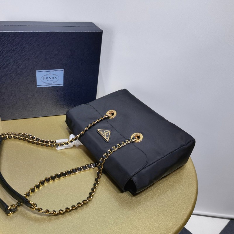 Prada 链条单肩包