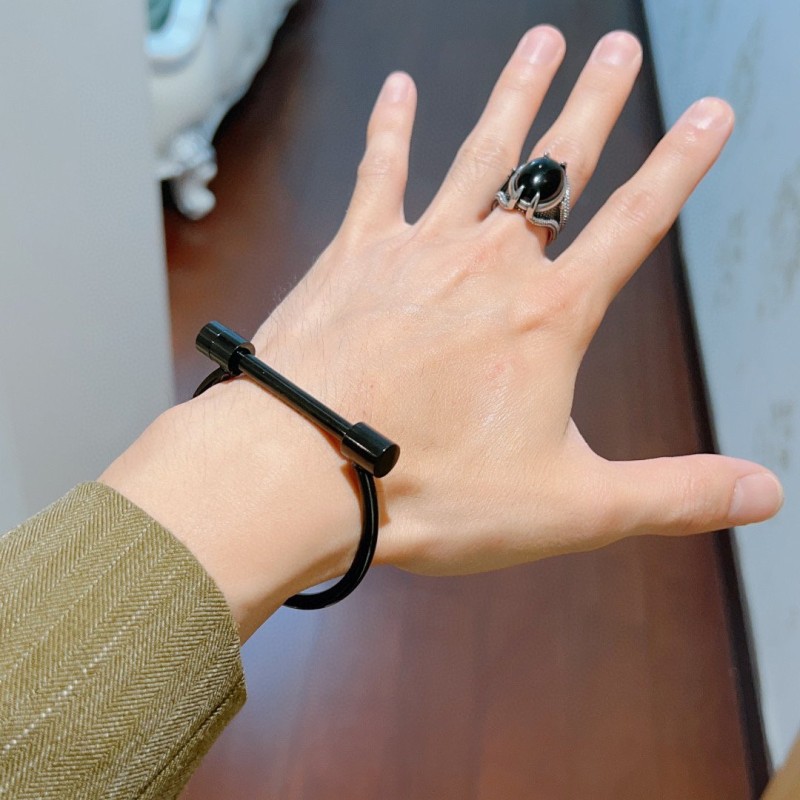 Gucci Bracelet (Unisex)