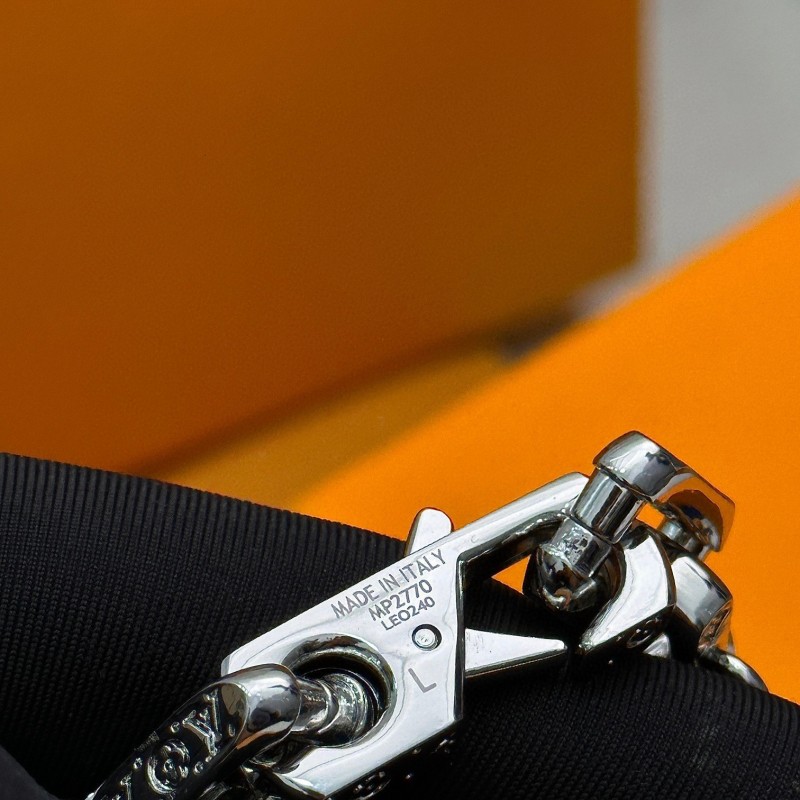 LV Necklace (Unisex)