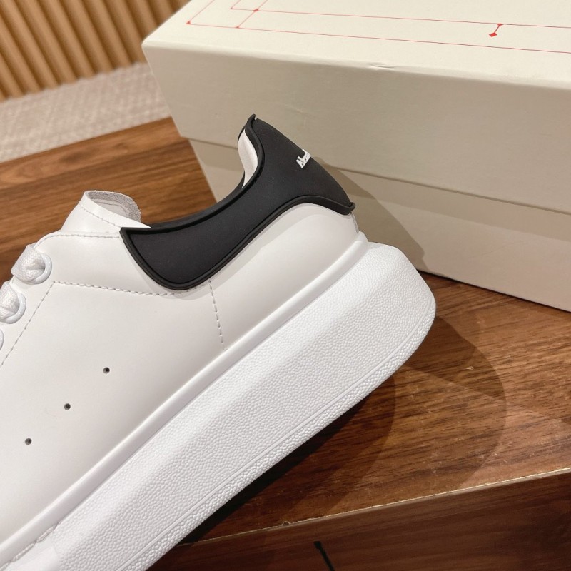 McQueen Unisex Sneaker