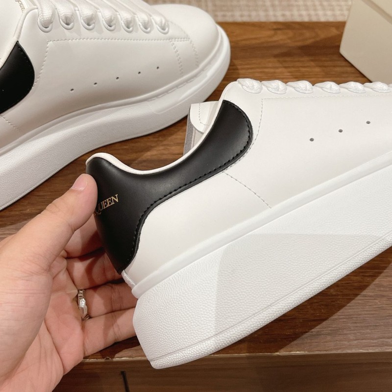 McQueen Unisex Sneaker