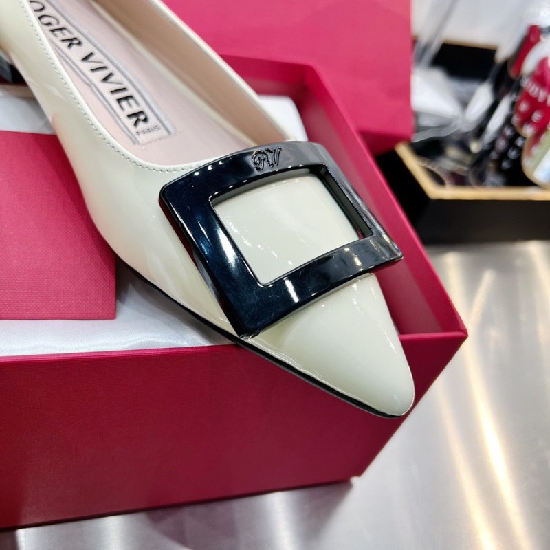 Roger Vivier Flat