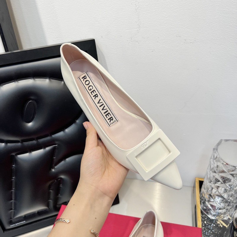Roger Vivier Flat