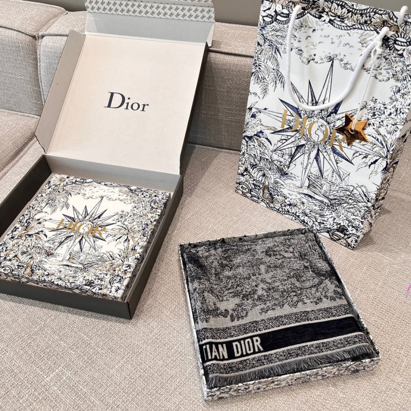 Dior Shawl