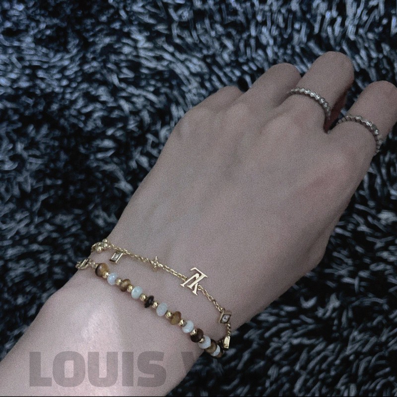 LV Necklace / Bracelet 