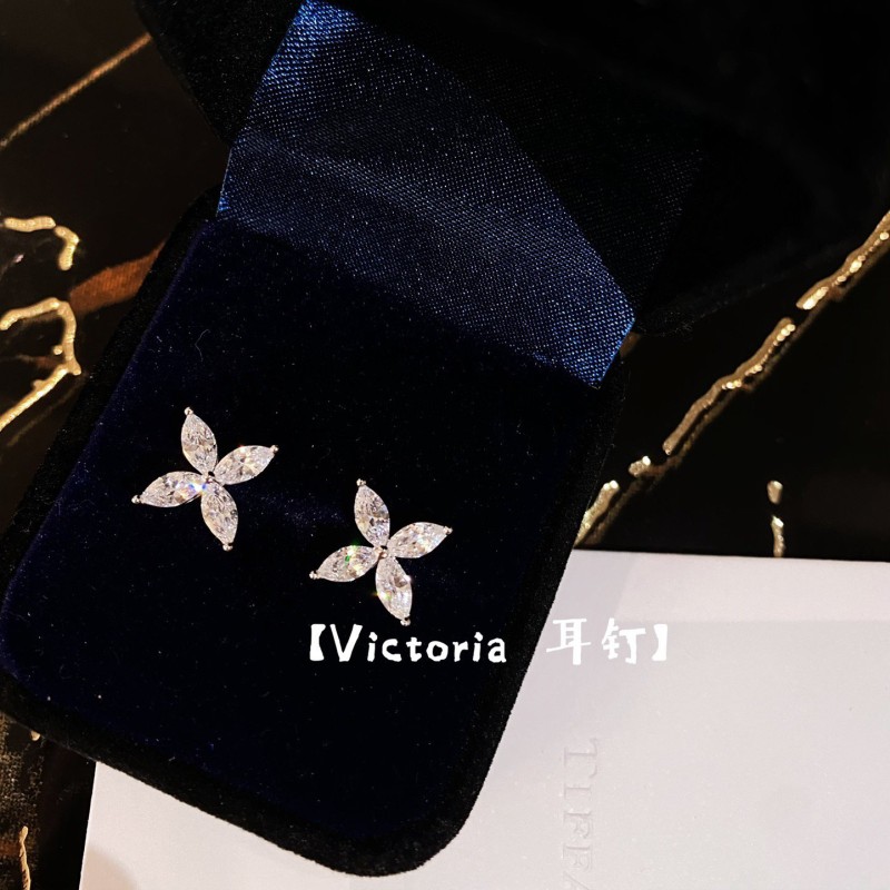 Tiffany & Co Earrings / Bracelet 