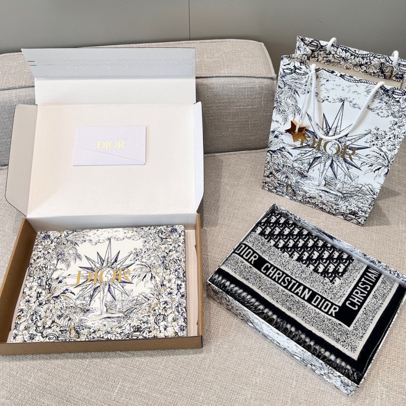 Dior Shawl