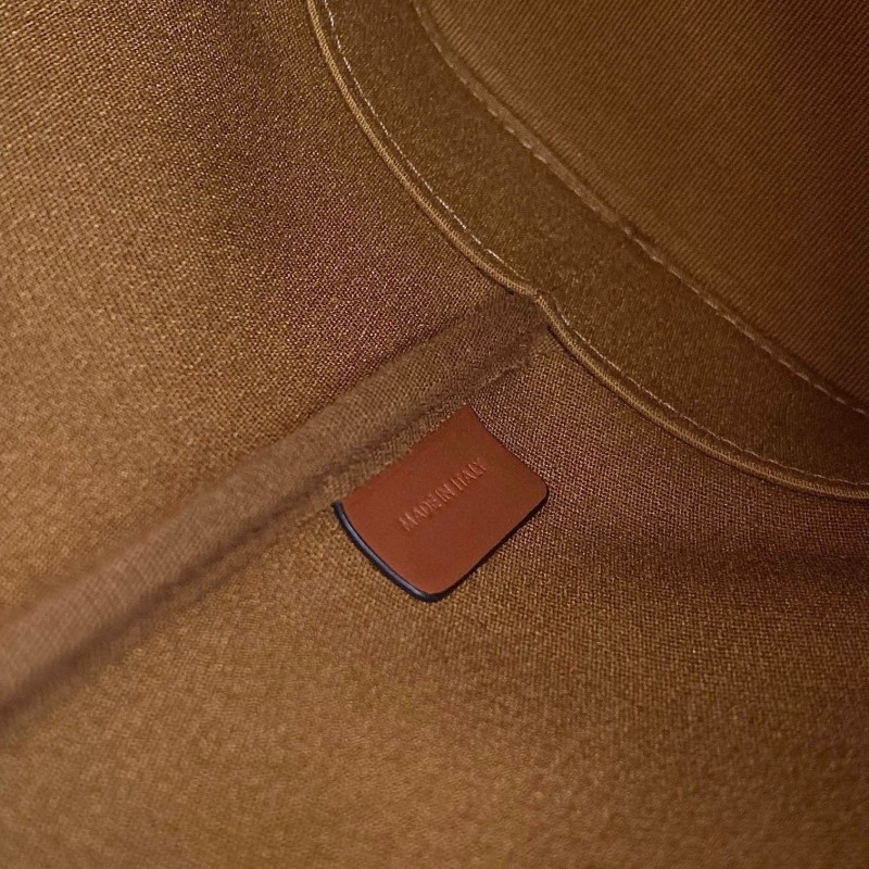 Celine 水桶包 （小号）