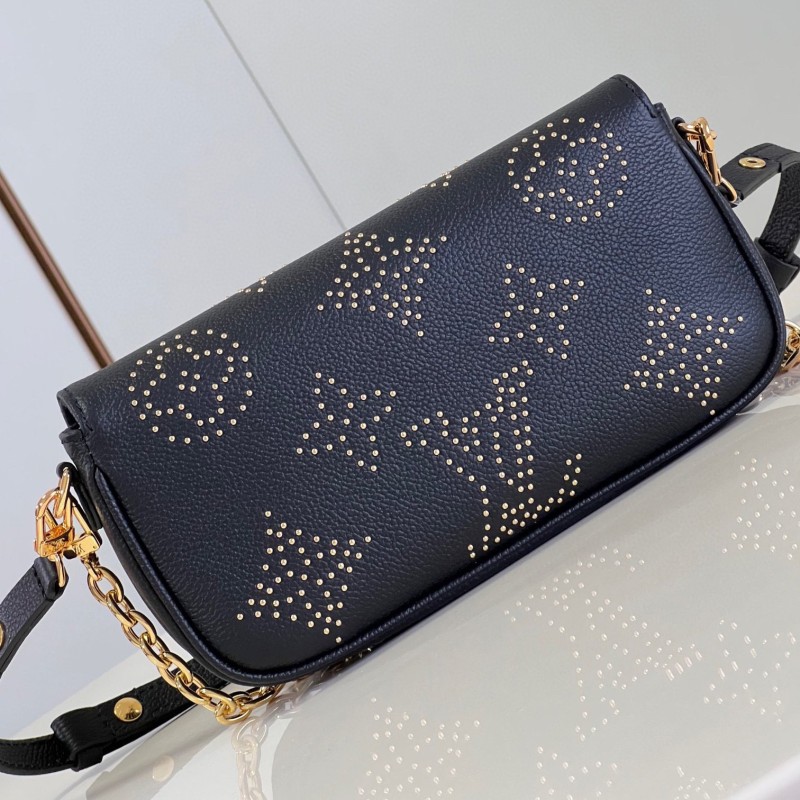 LV Wallet On Chain Ivy