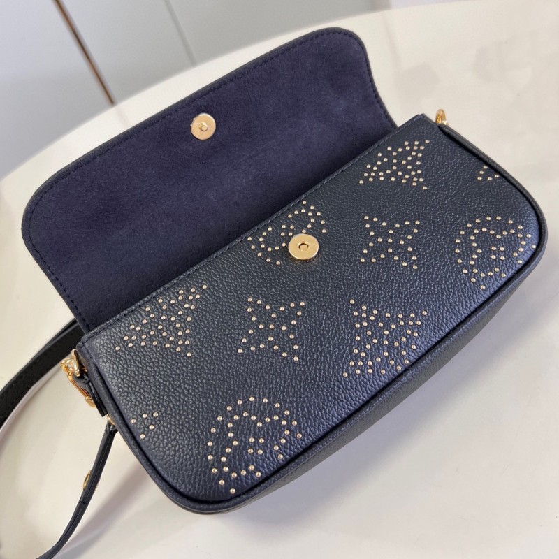 LV Wallet On Chain Ivy