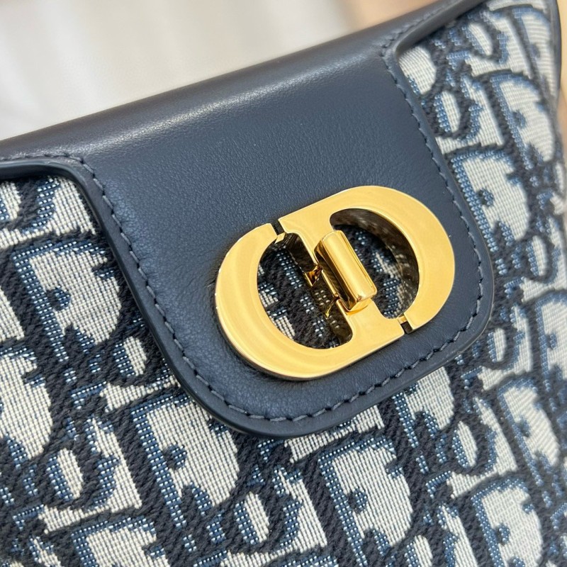 Dior 30 Montaigne 迷你链条水桶包 / 薯条包