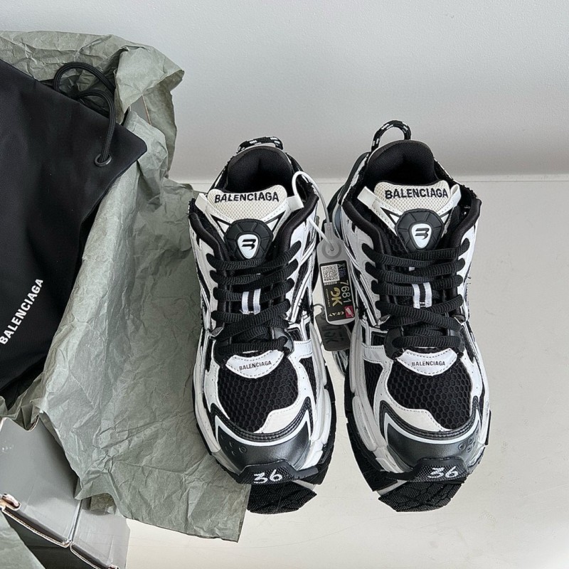 Balenciaga Unisex Runner 7.0 Sneakers