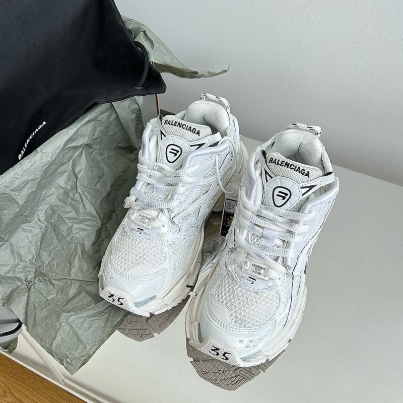 Balenciaga Unisex Runner 7.0 Sneakers