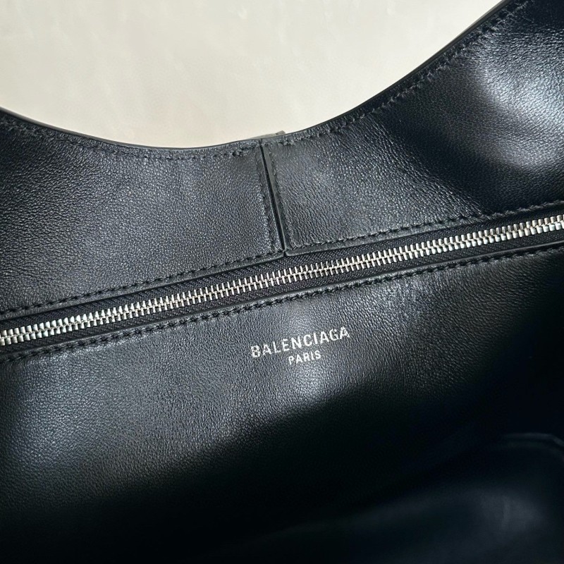 Balenciaga Locker Hobo (M)