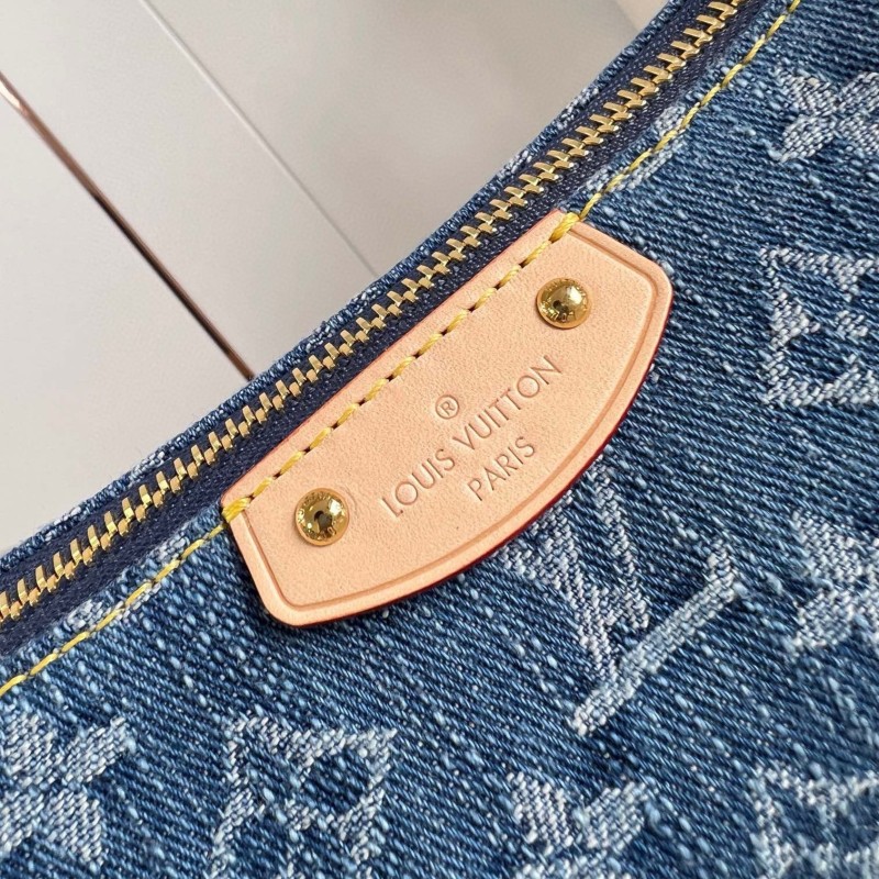 LV Hills Pochette