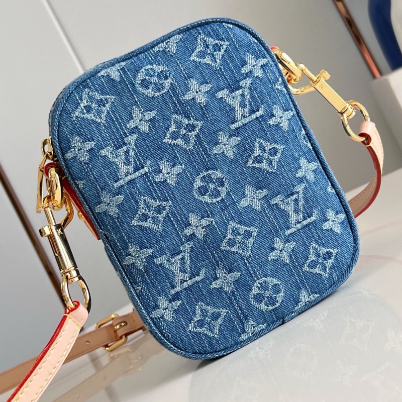 LV Fairfax Pochette